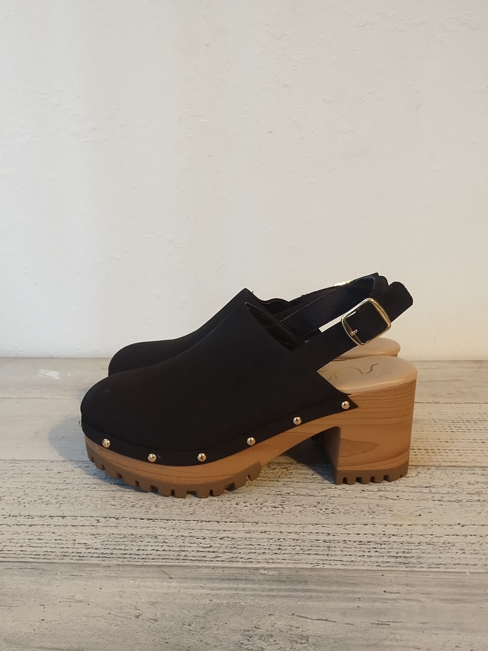 Sugar women's brown clog size 7.5 very good condition